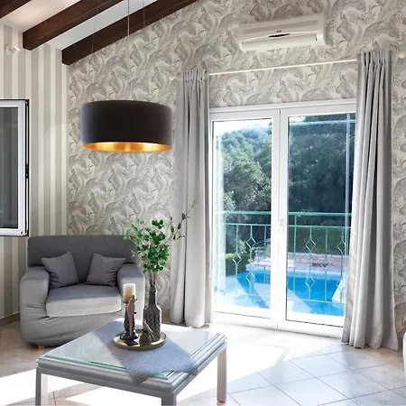 Vigla Villa *